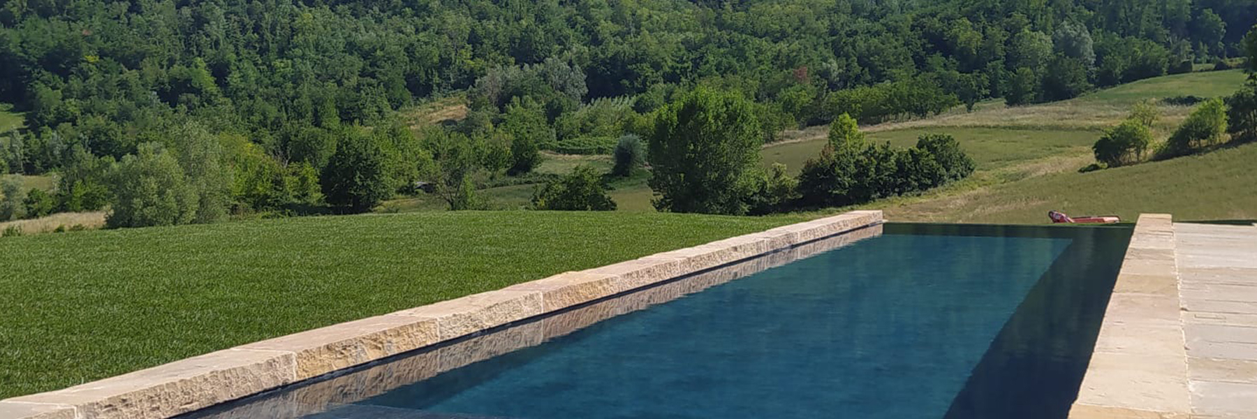 Infinity Pool a cascata sfioro a tracimazione Infinity Pool a cascata