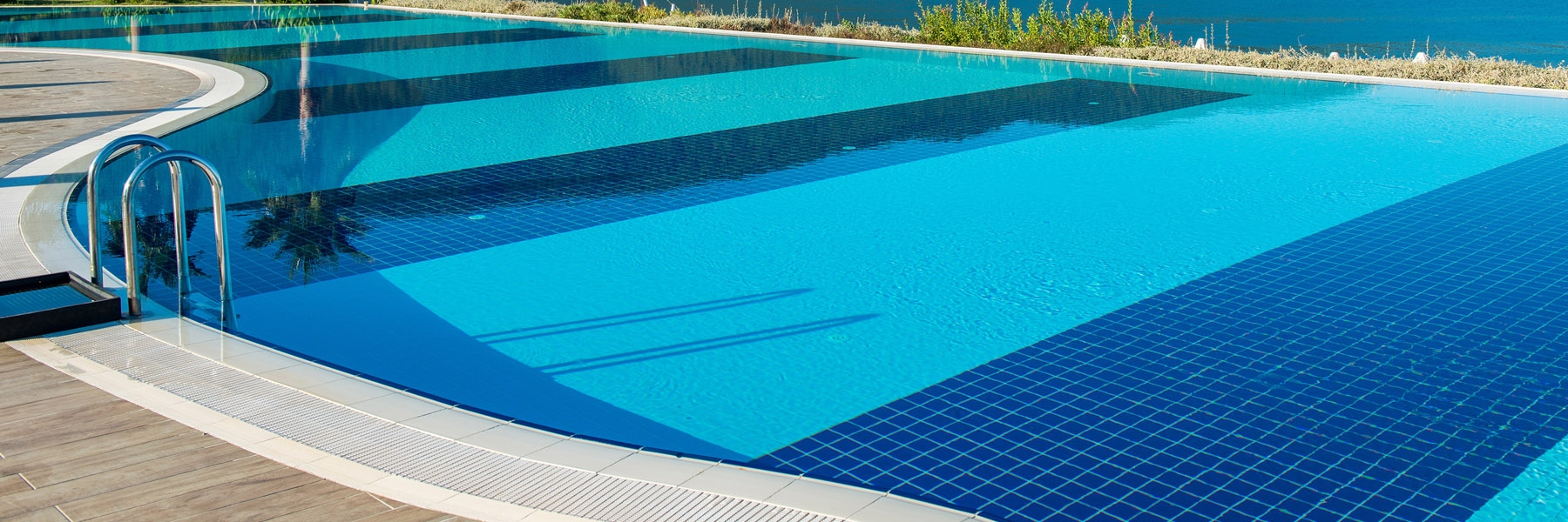 SFIORO CON GRIGLIA PISCINA A SFIORO