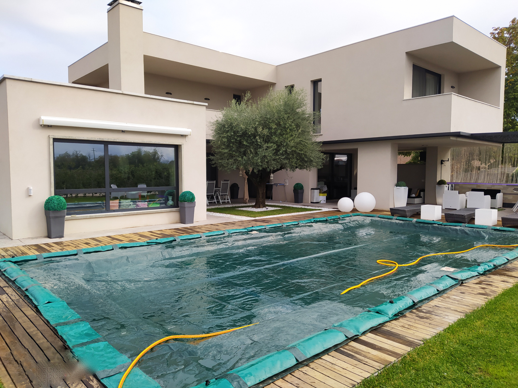 COPERTURA INVERNALE PER PISCINA